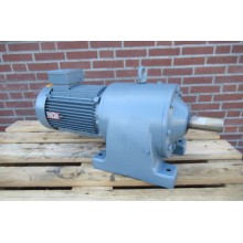 64 RPM 5,5 kW Asmaat 50 mm. Used.